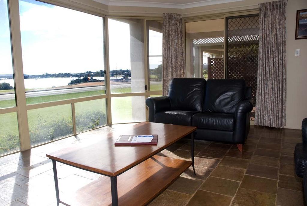 Pelican Shore Oceanfront Villa 6 Kalbarri Zimmer foto